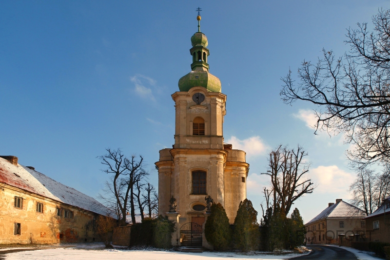 Chcebuz - kostel sv. Petra a Pavla